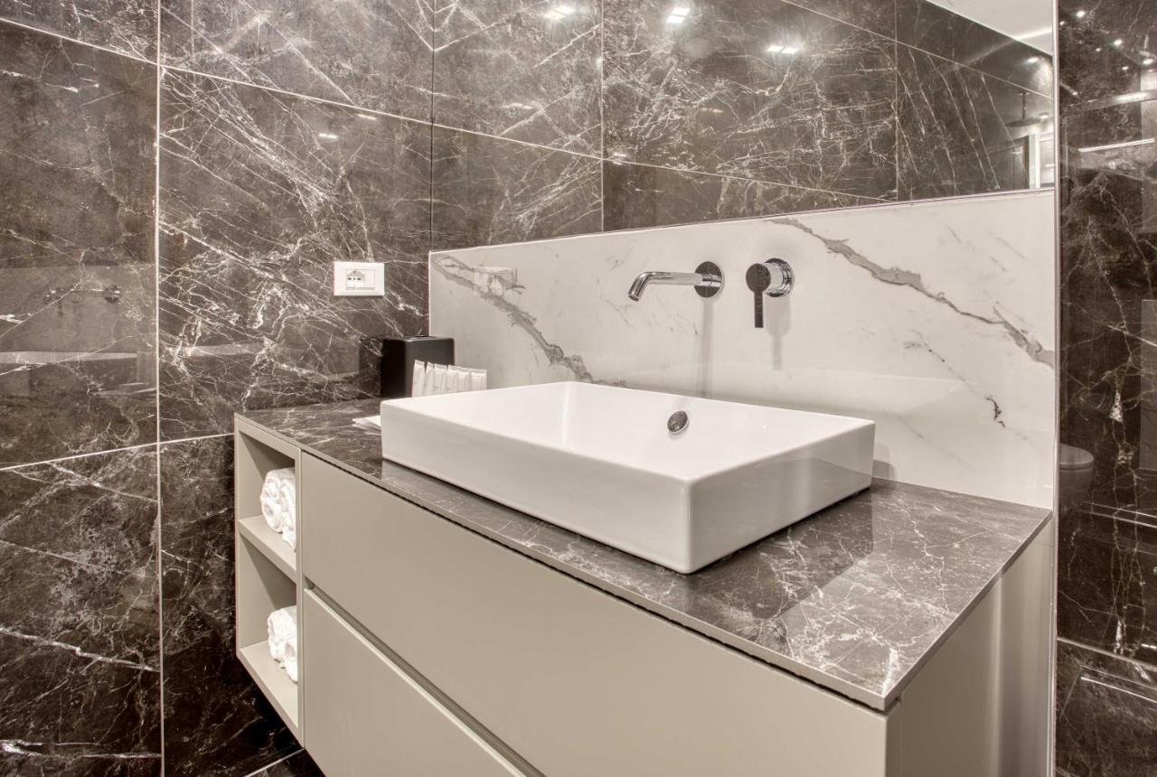 Le Suite Del Corso The Smart Boutique Aparthotel By Ospitami ミラノ エクステリア 写真